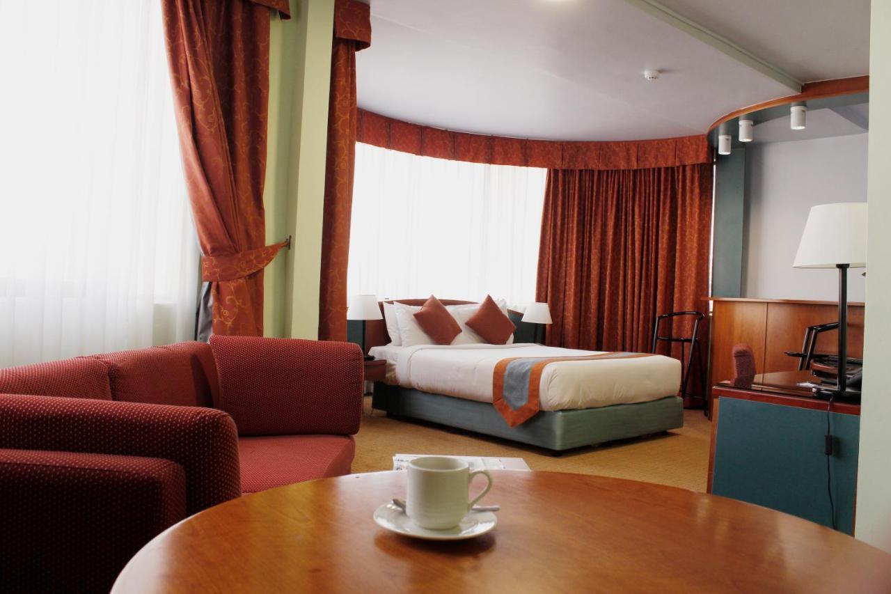 אבו דאבי Al Diar Dana Hotel מראה חיצוני תמונה