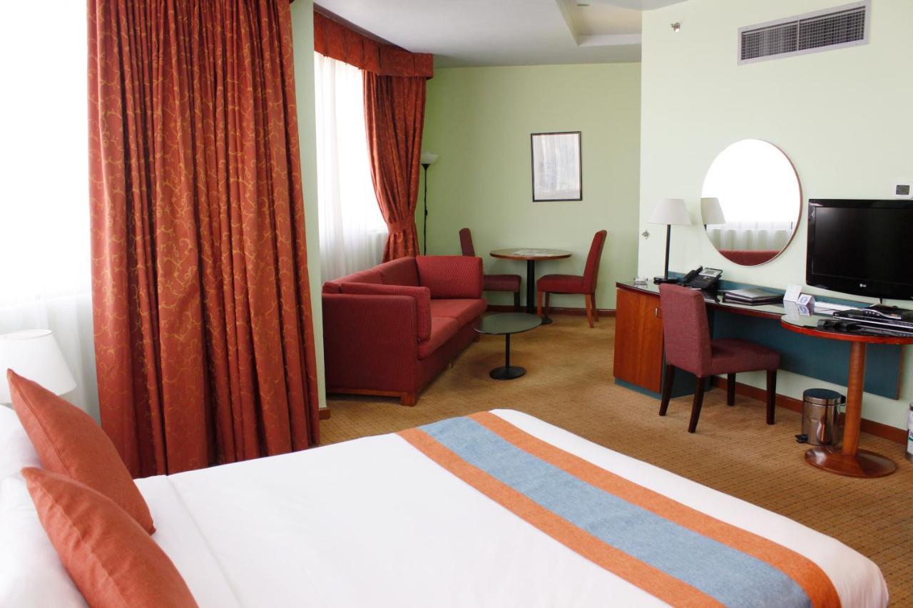 אבו דאבי Al Diar Dana Hotel מראה חיצוני תמונה