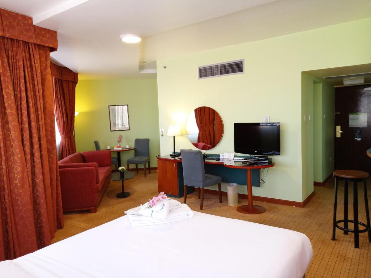 אבו דאבי Al Diar Dana Hotel מראה חיצוני תמונה