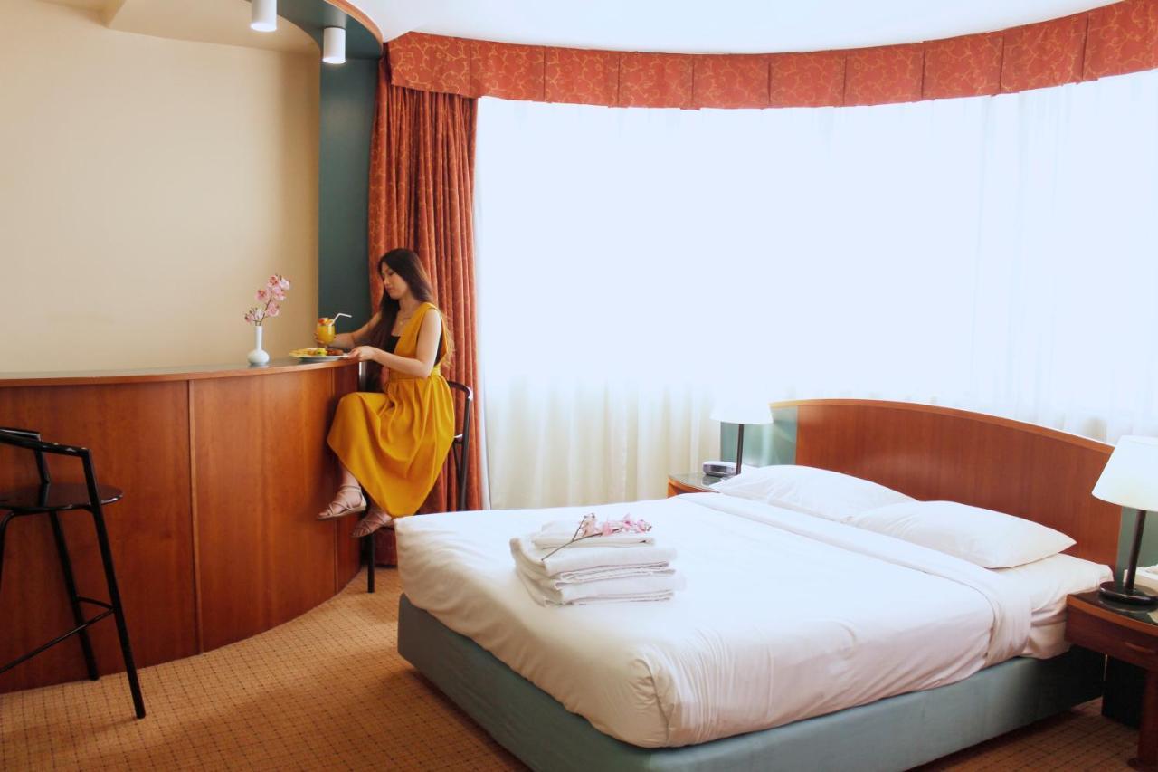 אבו דאבי Al Diar Dana Hotel מראה חיצוני תמונה