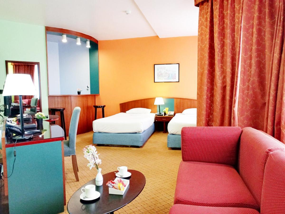 אבו דאבי Al Diar Dana Hotel מראה חיצוני תמונה