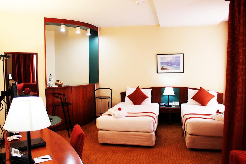 אבו דאבי Al Diar Dana Hotel מראה חיצוני תמונה