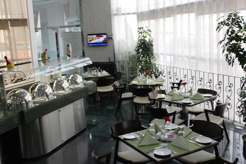 אבו דאבי Al Diar Dana Hotel מראה חיצוני תמונה