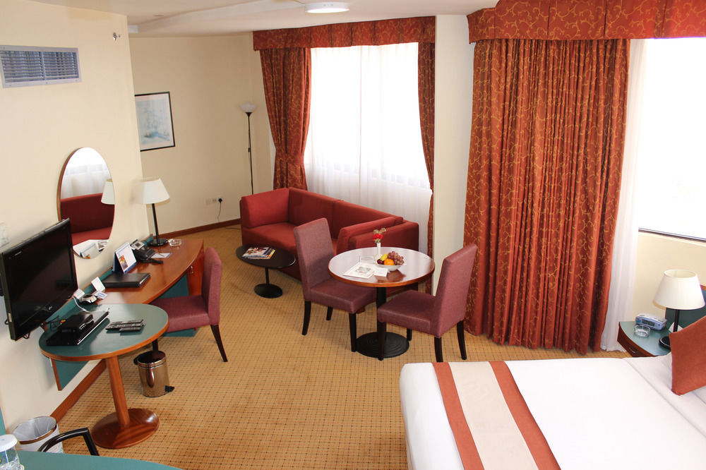 אבו דאבי Al Diar Dana Hotel מראה חיצוני תמונה